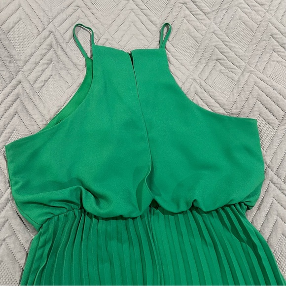FREE 🍀 Zara Pleated Kelly Green Midi Dress - Picture 12 of 15